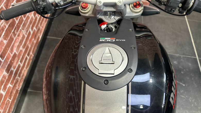 Ducati Monster 1100 Evo ABS DTC